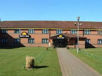 Hotel Days Warwick Northbound M40