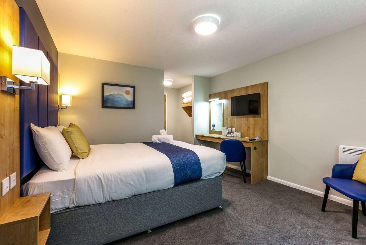 Hotel Days Warwick Northbound M40