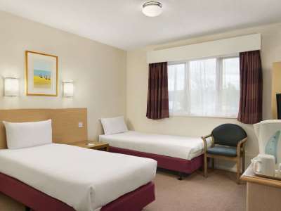 Hotel Days Warwick Northbound M40